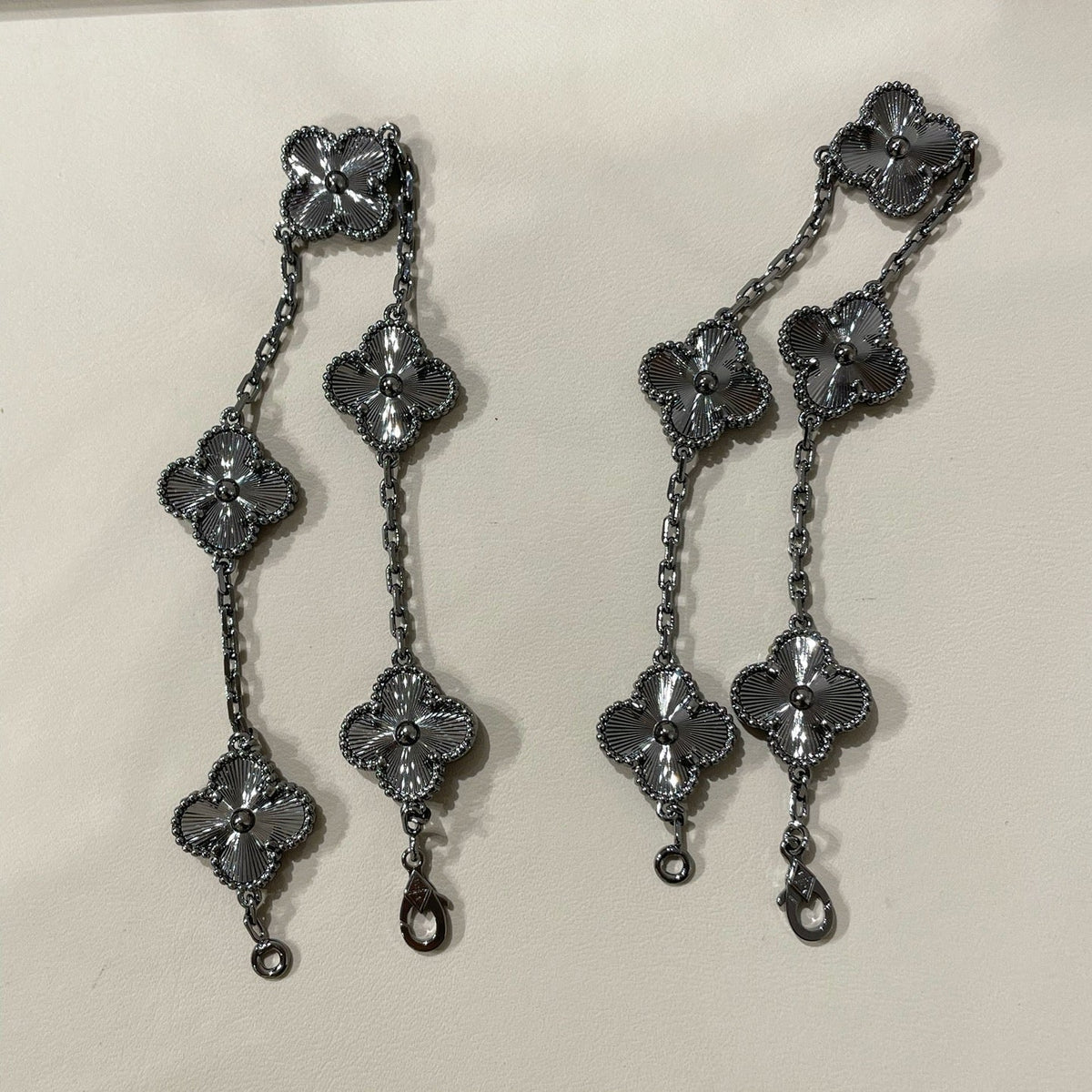 [Stars Jewelry]CLOVER 5 MOTIF BLACK BRACELET