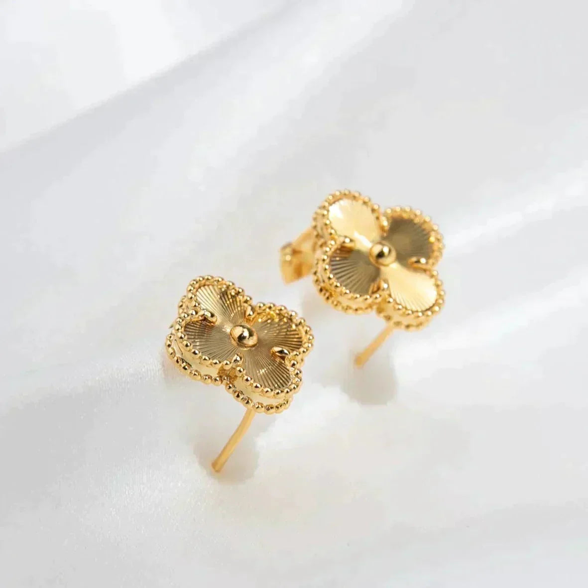 [Stars Jewelry]CLOVER MEDIUM 1 MOTIFS LASER EARRINGS