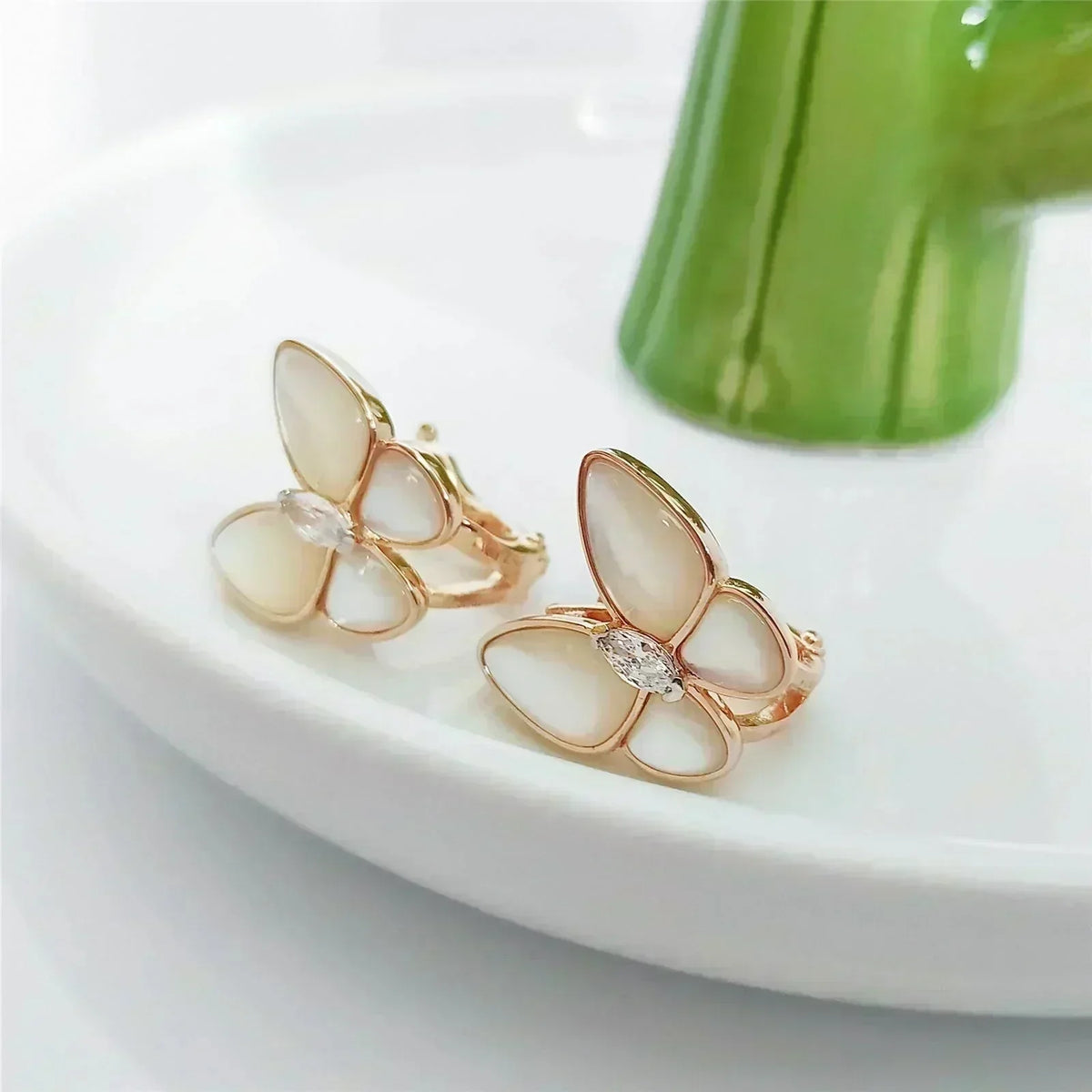 [Stars Jewelry]BUTTERFLY MOP DIAMOND EARRINGS