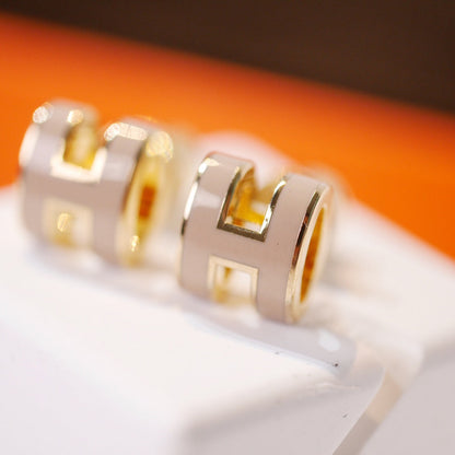 [Stars Jewelry]MINI POP H GOLD EARRINGS GREY