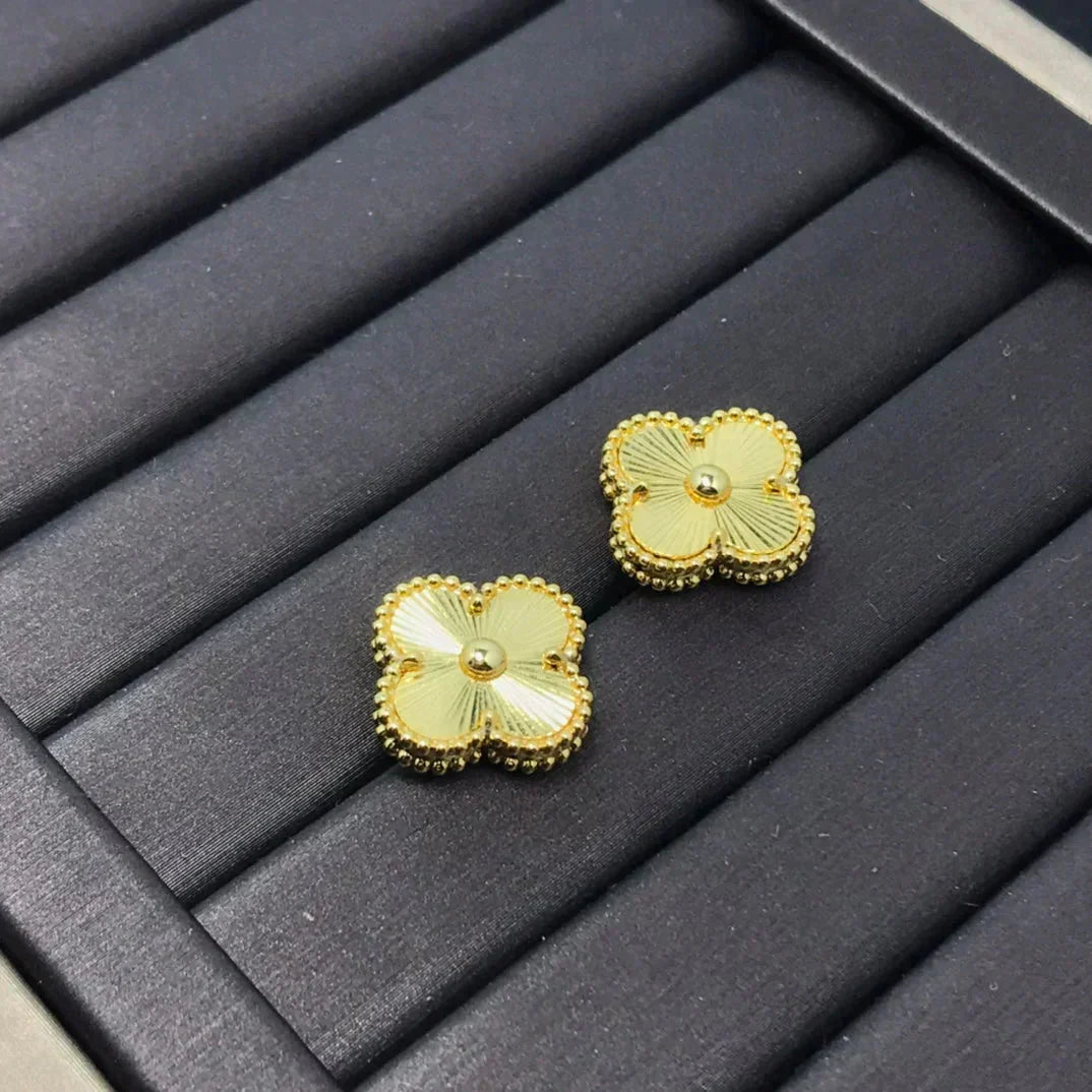 [Stars Jewelry]CLOVER MINI 9.5MM LASER EARRINGS