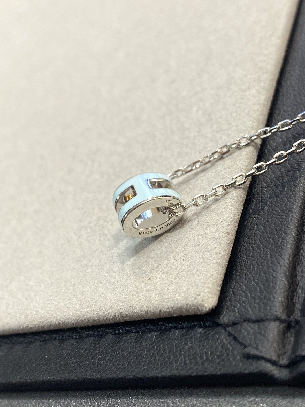 [Stars Jewelry]POP H LIGHT BLUE NECKLACE