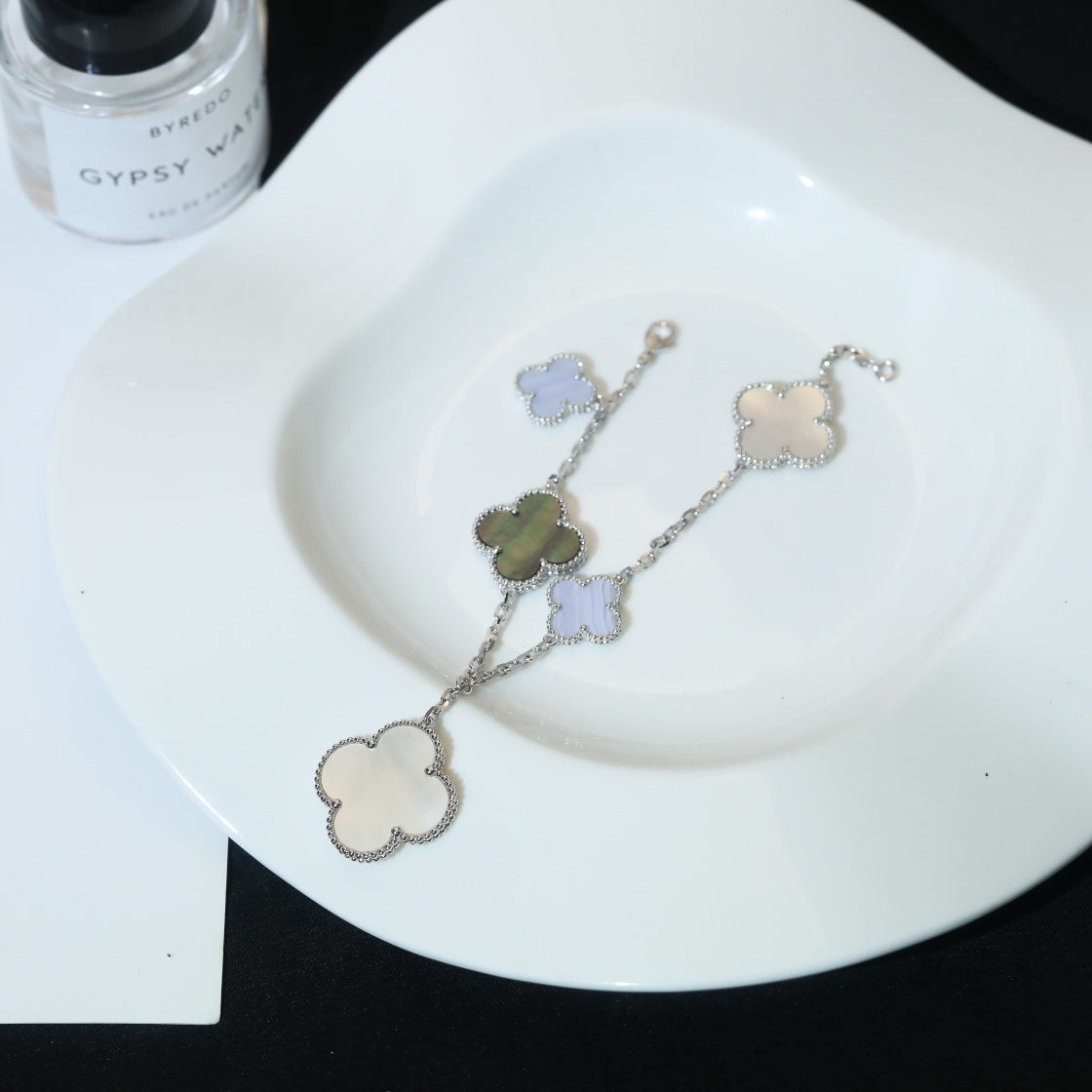 [Stars Jewelry]CLOVER BRACELET 5 MOTIFS MOP CHALCEDONY SILVER