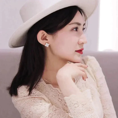 [Stars Jewelry]CLOVER MEDIUM 1 MOTIFS  WHITE MOP STUD EARRINGS