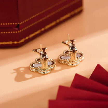 [Stars Jewelry]CLOVER MEDIUM 1 MOTIFS  WHITE MOP STUD EARRINGS