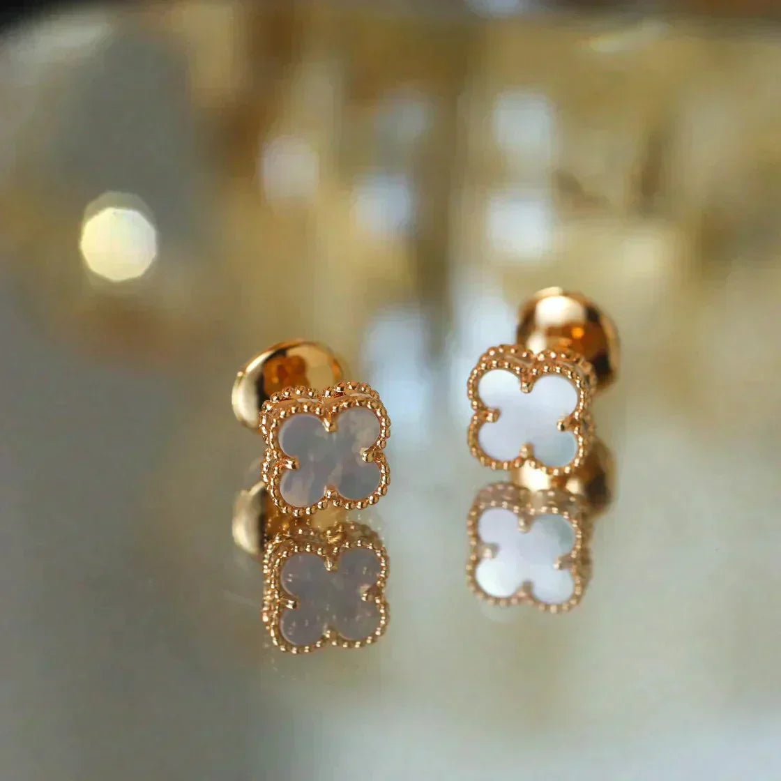 [Stars Jewelry]CLOVER MINI 9.5MM WHITE MOP EARRINGS