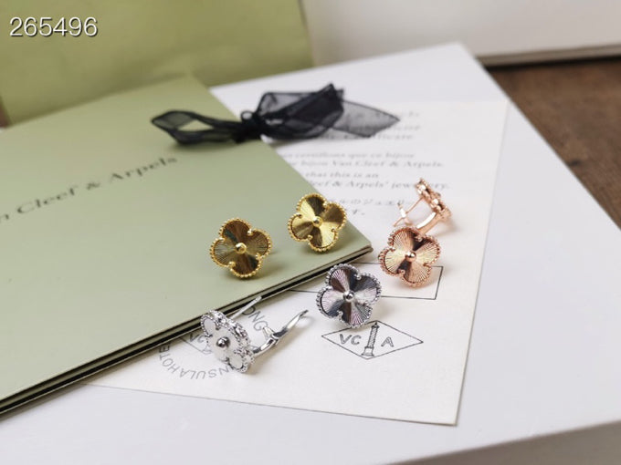 [Stars Jewelry]CLOVER MEDIUM STUD EARRINGS