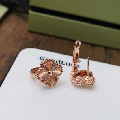 [Stars Jewelry]CLOVER MEDIUM STUD EARRINGS