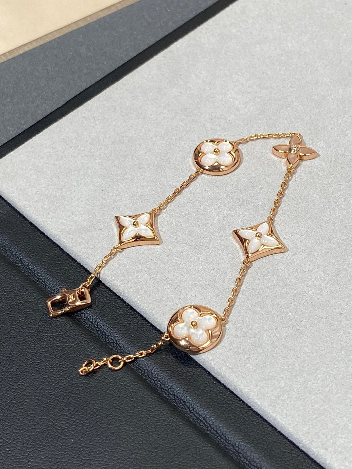 [Stars Jewelry]STAR AND SUN 5 MOTIF MOP PINK GOLD BRACELET