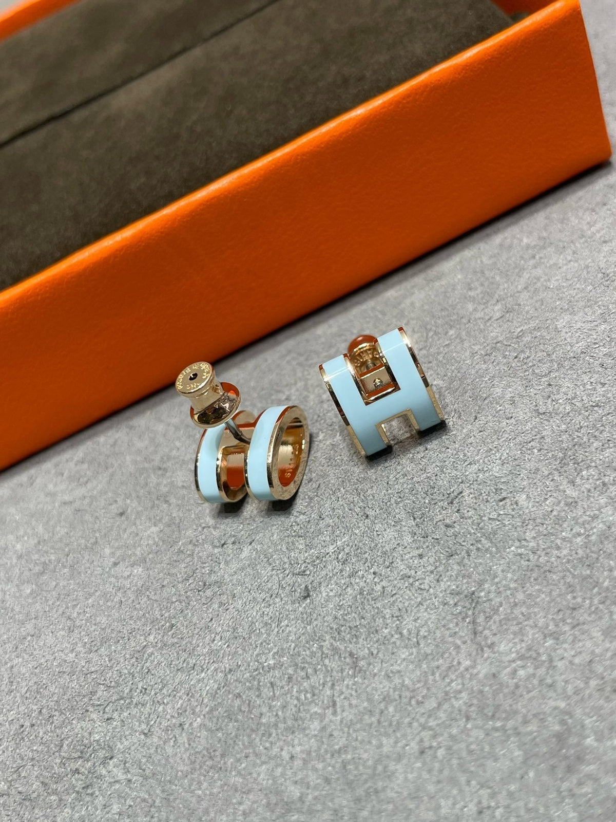 [Stars Jewelry]POP H SKY BLUE STUD EARRINGS