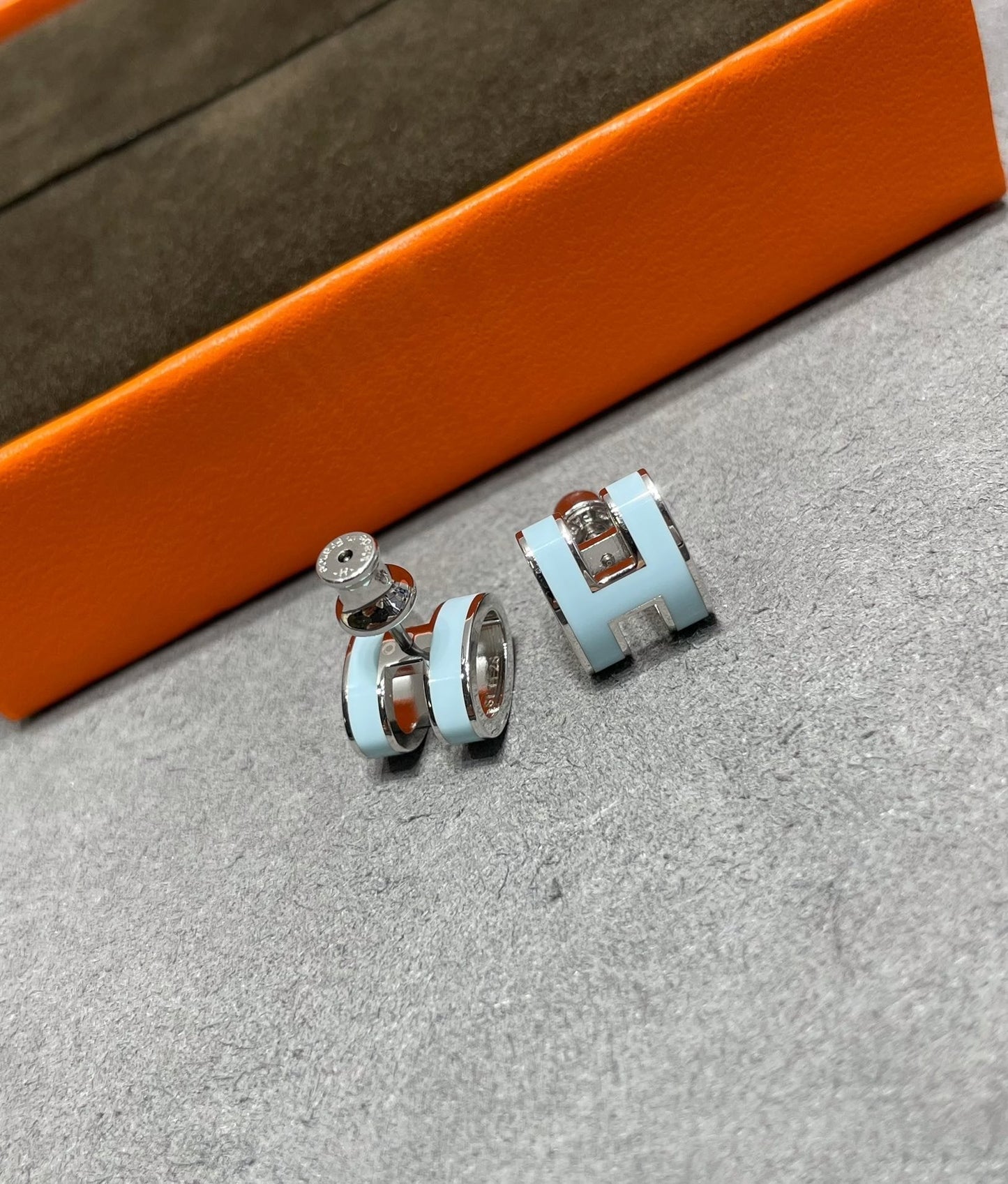 [Stars Jewelry]POP H SKY BLUE STUD EARRINGS