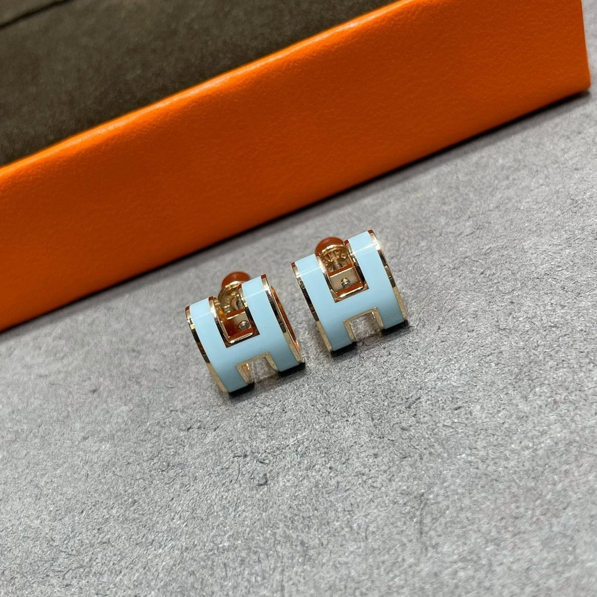 [Stars Jewelry]POP H SKY BLUE STUD EARRINGS