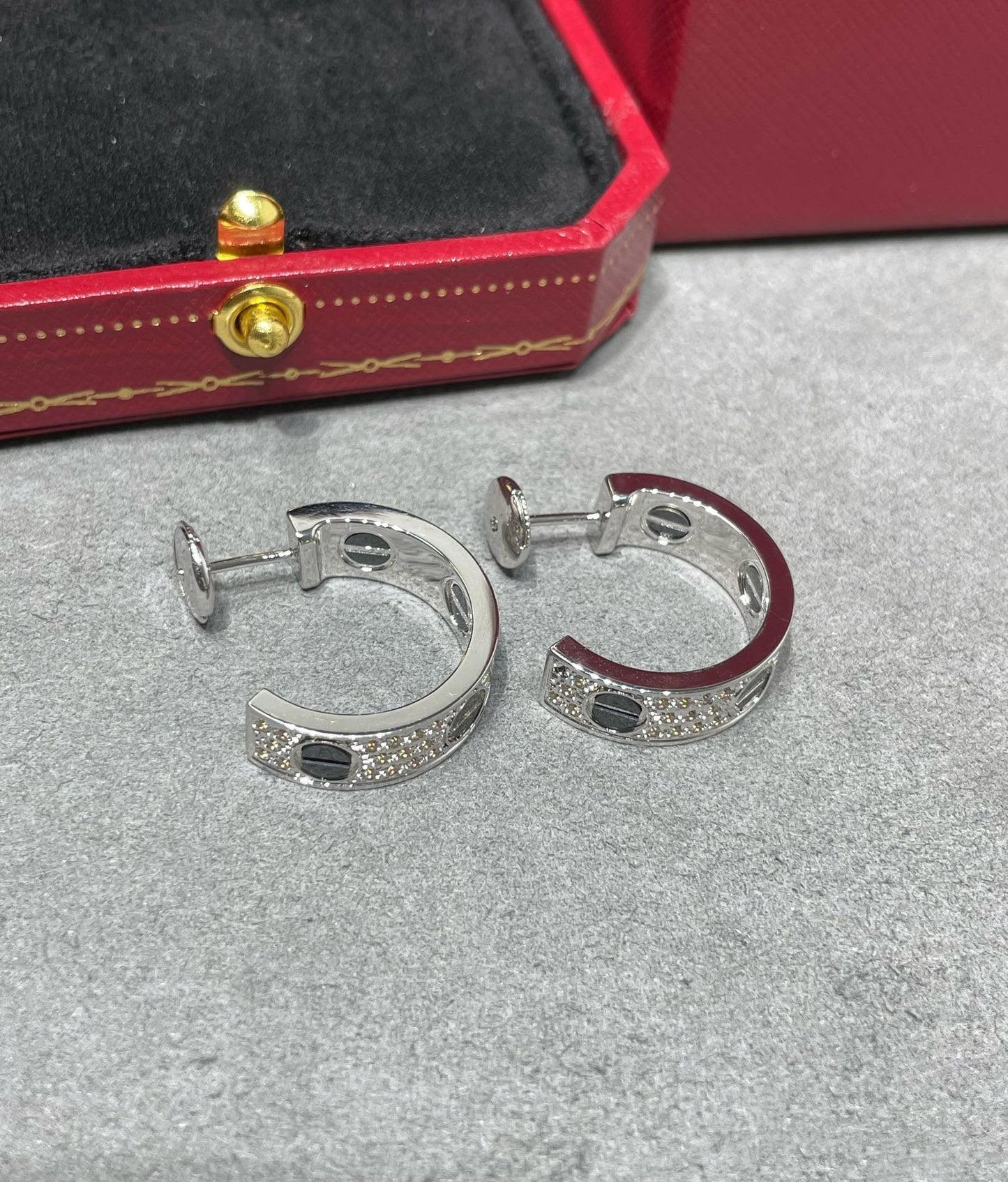 [Stars Jewelry]LOVE CERAMIC DIAMOND PAVED SILVER EARRINGS