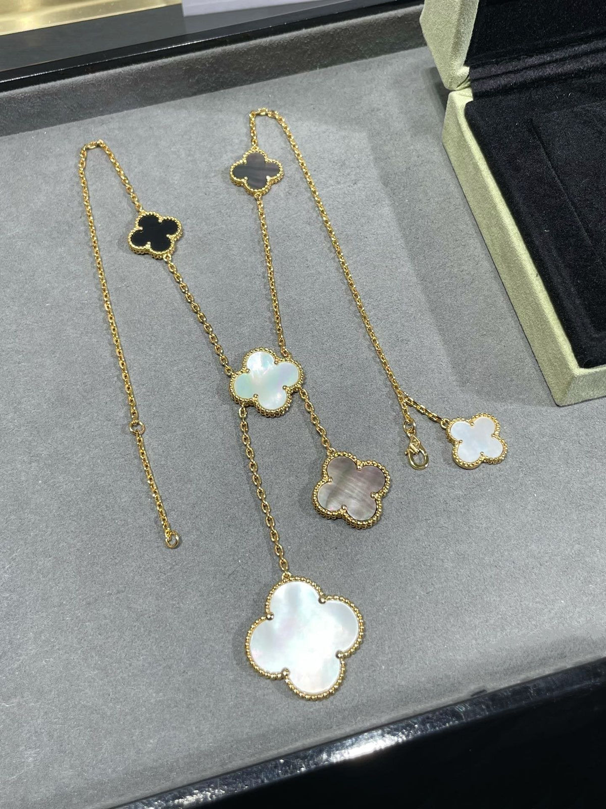 [Stars Jewelry]CLOVER 6 MOTIF MOP ONYX GOLD NECKLACE