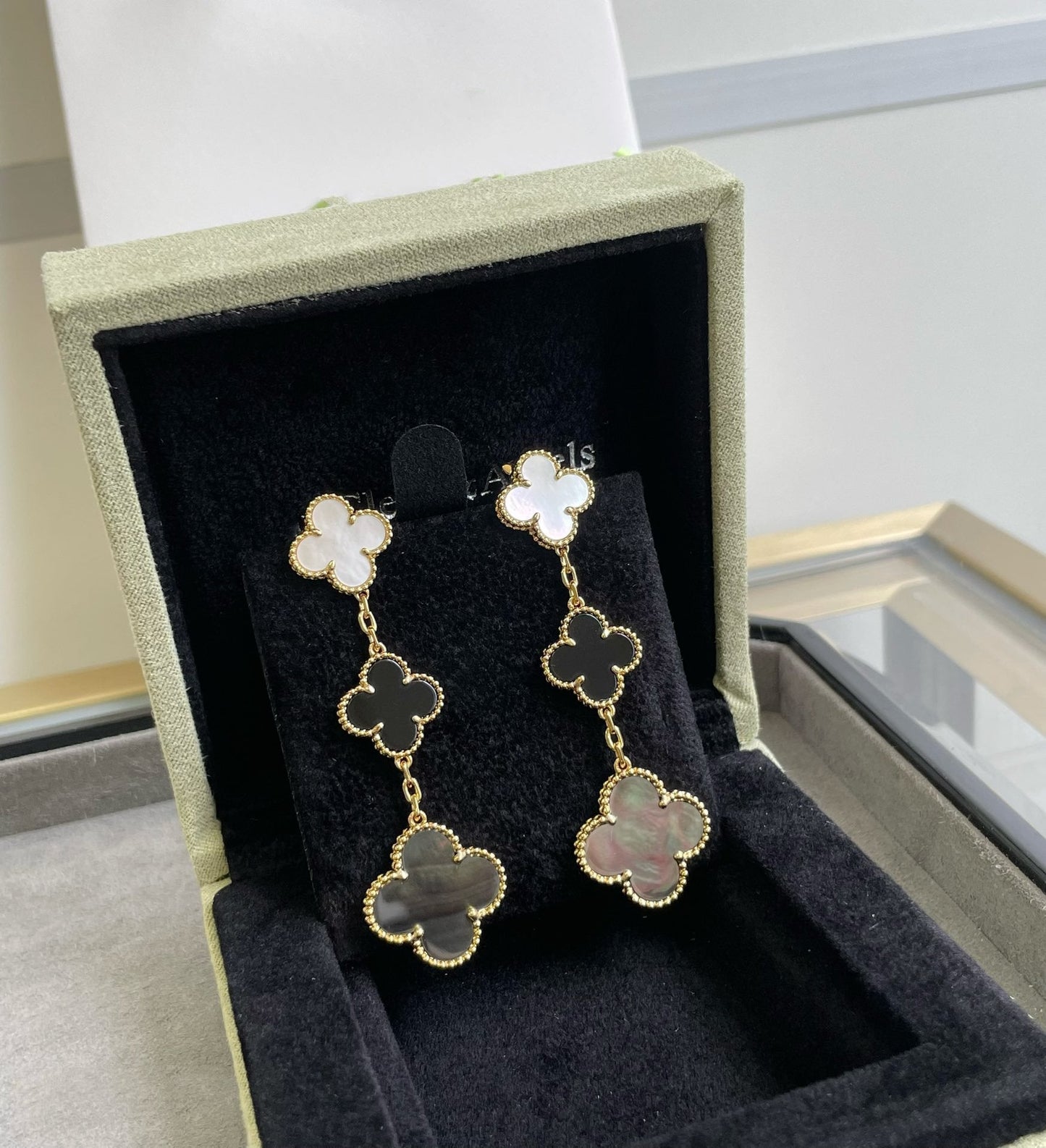 [Stars Jewelry]CLOVER 3 MOTIF MOP ONYX DARK MOP PINK GOLD EARRINGS