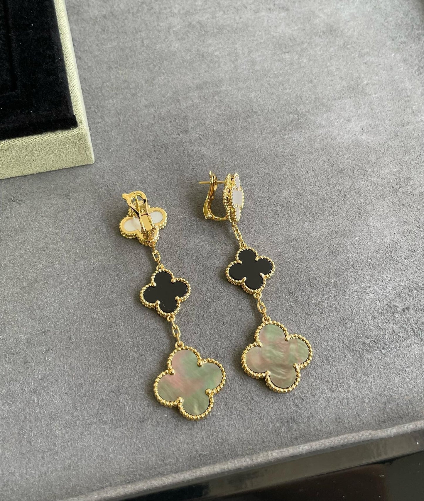 [Stars Jewelry]CLOVER 3 MOTIF MOP ONYX DARK MOP PINK GOLD EARRINGS