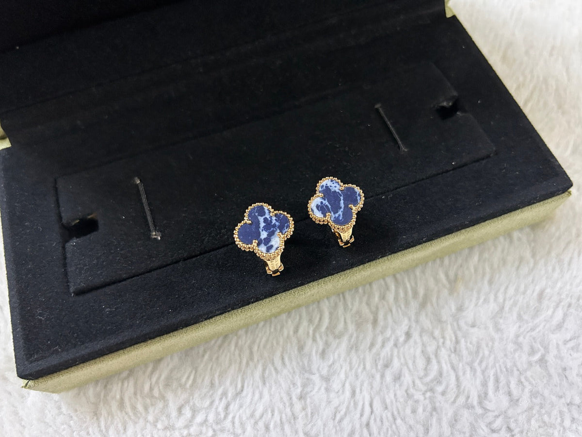 [Stars Jewelry]CLOVER PIETERSITE MEDIUM STUD EARRINGS