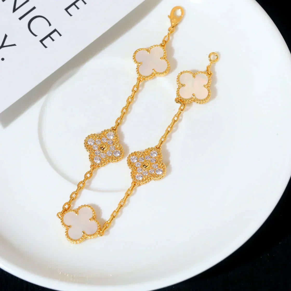 [Stars Jewelry]CLOVER WHITE PEARL MOP 5 MOTIF BRACELET COLLECTION