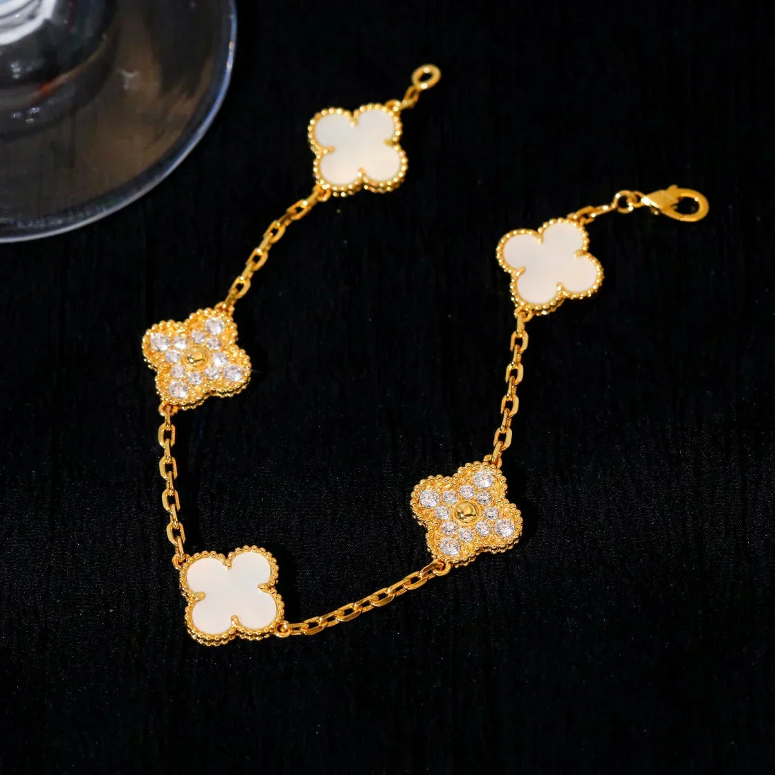 [Stars Jewelry]CLOVER WHITE PEARL MOP 5 MOTIF BRACELET COLLECTION