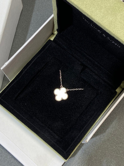 [Stars Jewelry]CLOVER MEDIUM SILVER WHITE MOP NECKLACE
