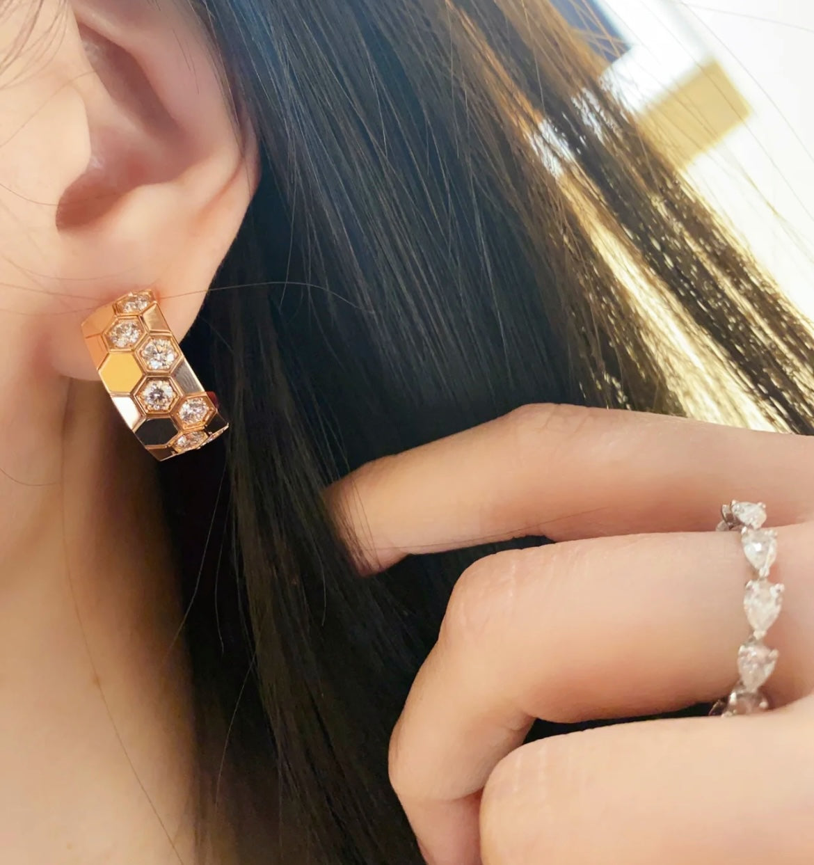 [Stars Jewelry]BEE LOVE DIAMOND HOOP EARRINGS