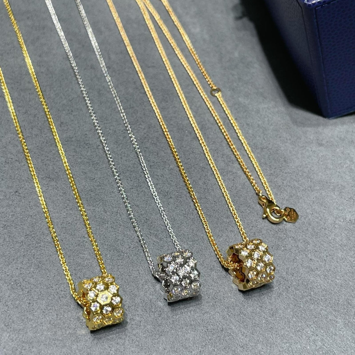 [Stars Jewelry]BEE LOVE DIAMOND PAVED 3 ROW NECKLACE