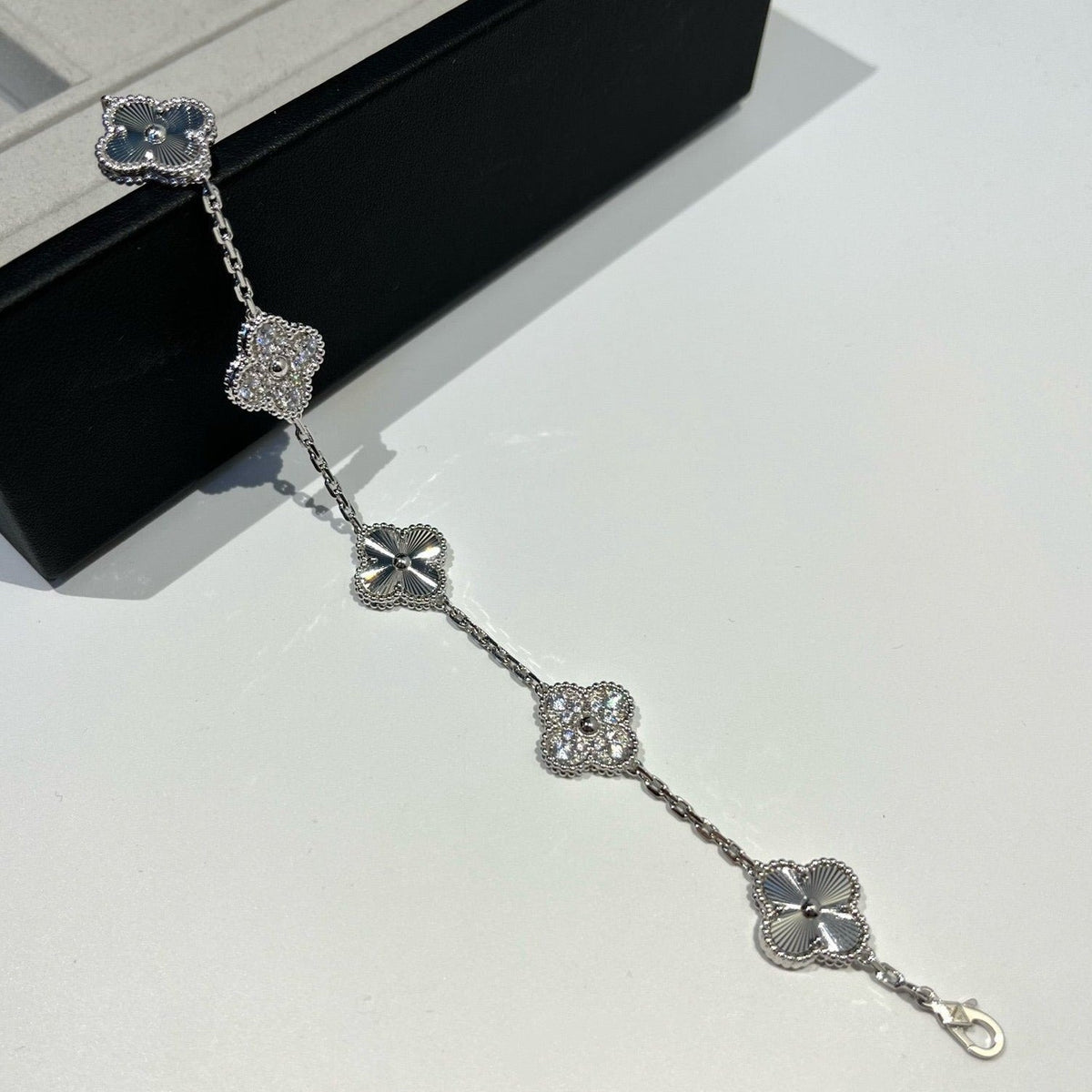 [Stars Jewelry] CLOVER 5 MOTIF LASER BRACELET COLLECTION
