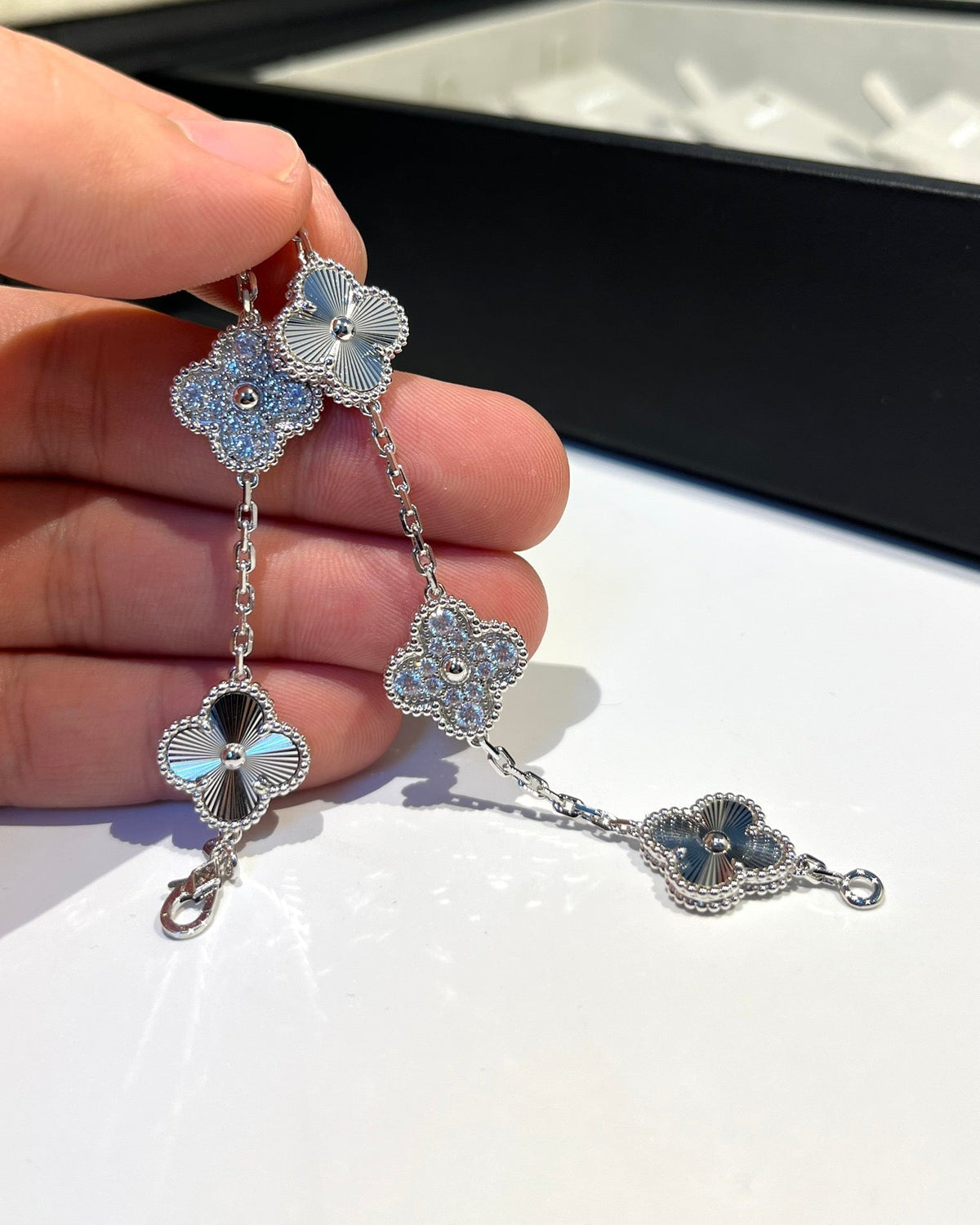 [Stars Jewelry] CLOVER 5 MOTIF LASER BRACELET COLLECTION