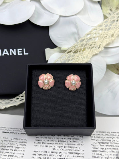 [Stars Jewelry]26C Pink Camellia Pearl Enamel Stud Earrings
