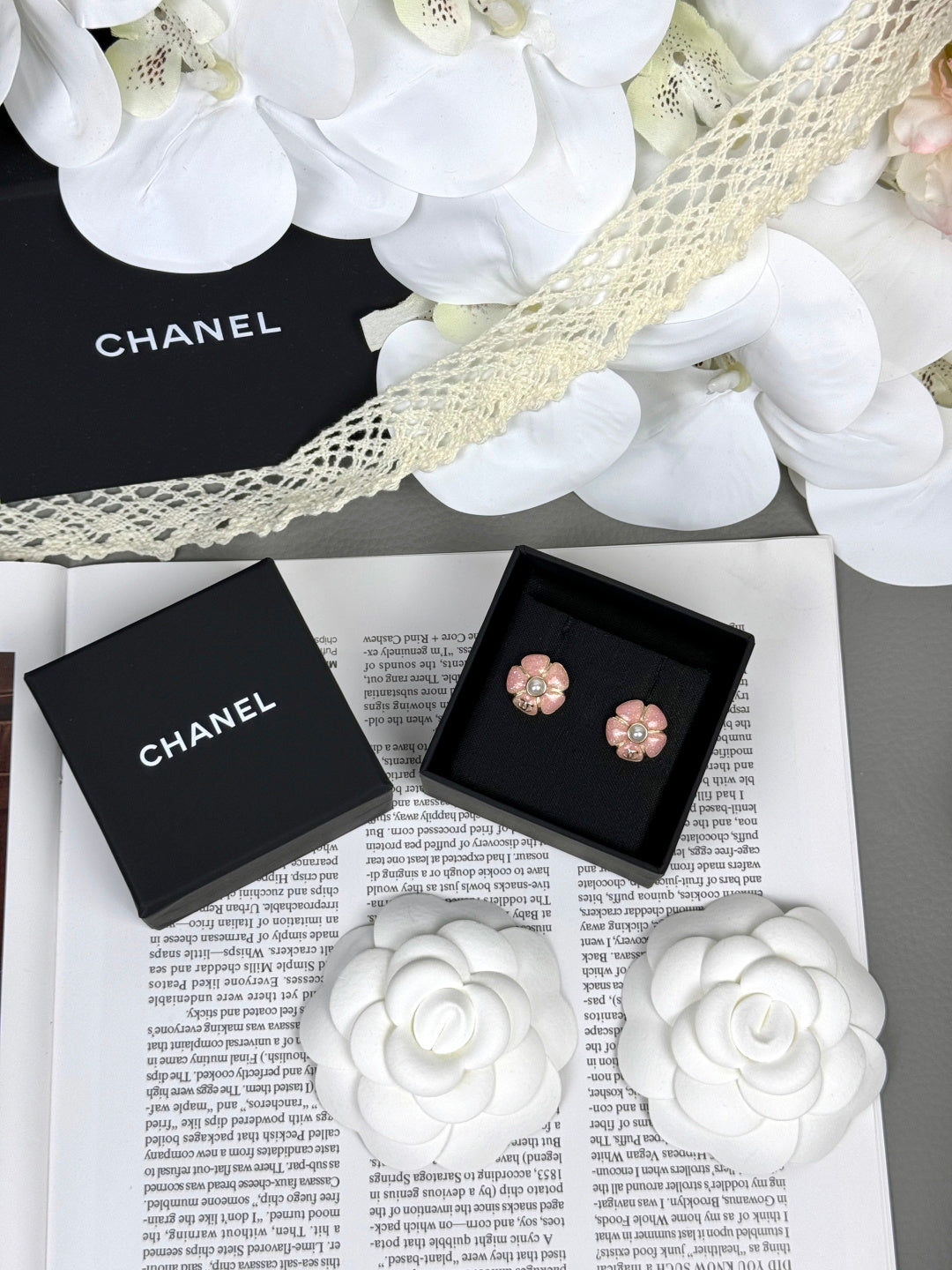 [Stars Jewelry]26C Pink Camellia Pearl Enamel Stud Earrings