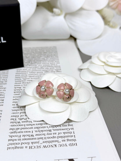 [Stars Jewelry]26C Pink Camellia Pearl Enamel Stud Earrings