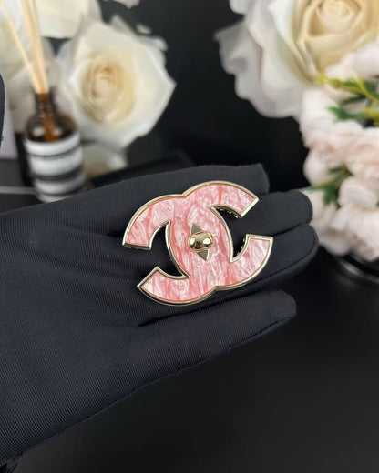 [Stars Jewelry]Pink Resin Classic Brooch 5cm