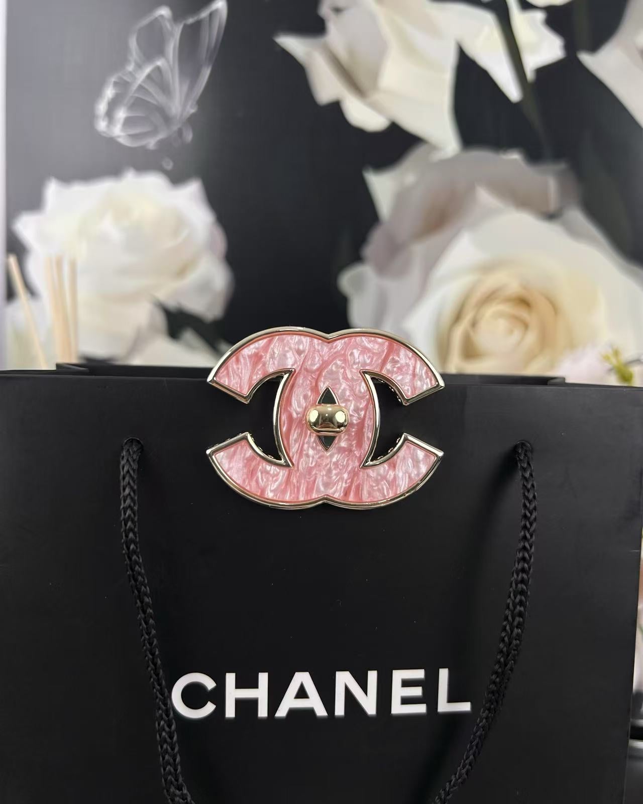 [Stars Jewelry]Pink Resin Classic Brooch 5cm