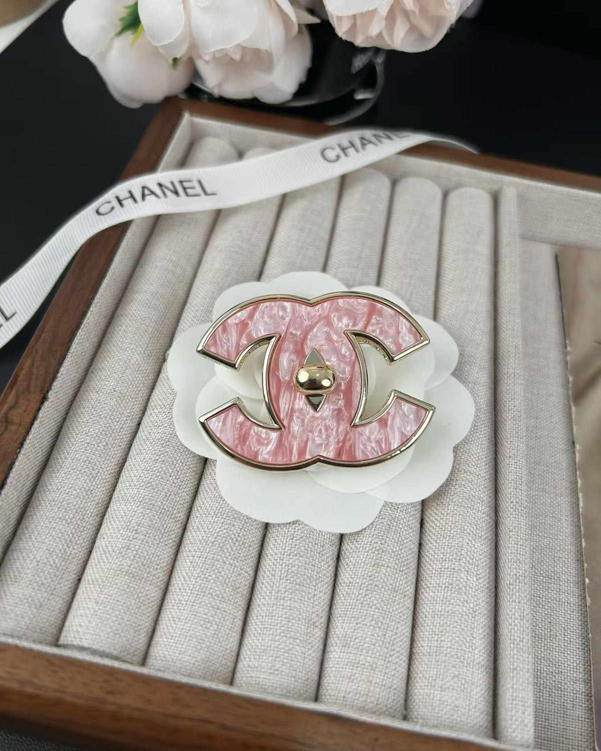 [Stars Jewelry]Pink Resin Classic Brooch 5cm