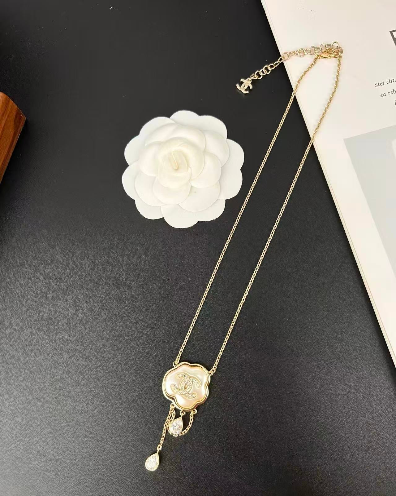 [Stars Jewelry]Cloud Pearl Mother-of-Pearl Diamond Chain Pendant Necklace