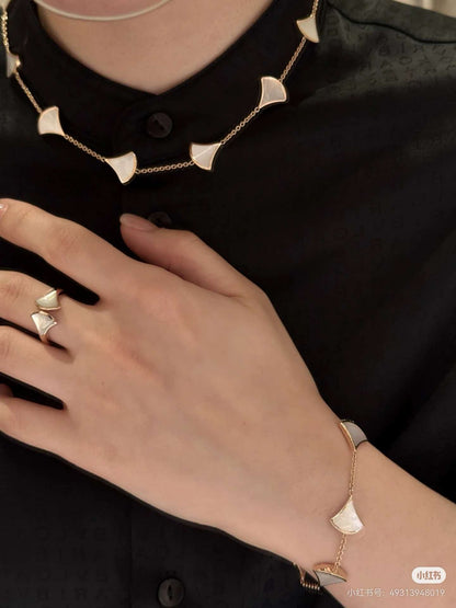 [Stars Jewelry]BVLGARI 10-Motif White Mother-of-Pearl Necklace
