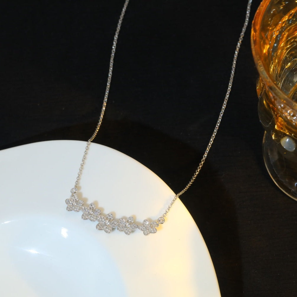 [Stellar jewels]]wild flower diamond line pendant