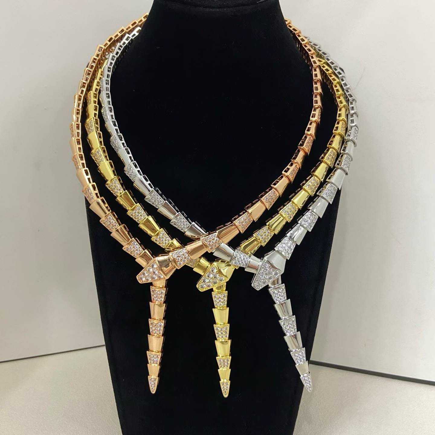 [Stars  Jewelry]NEW WIDE BAND INLAID DIAMOND SNAKE NECKLACE