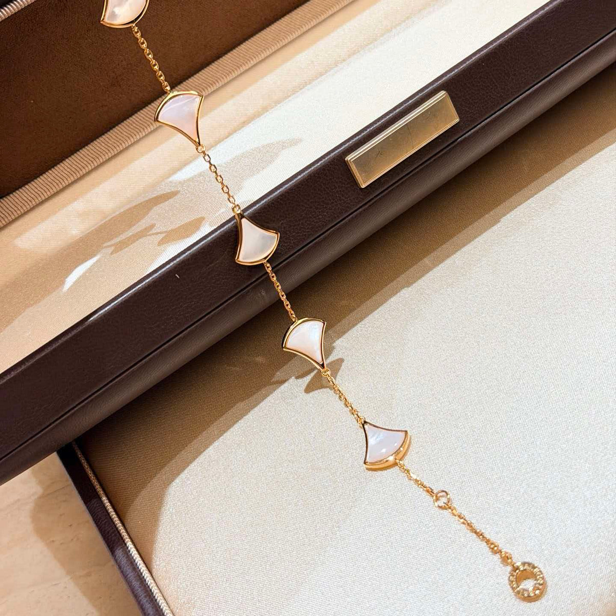 [Stars Jewelry]5-Motif White Mother-of-Pearl Bracelet
