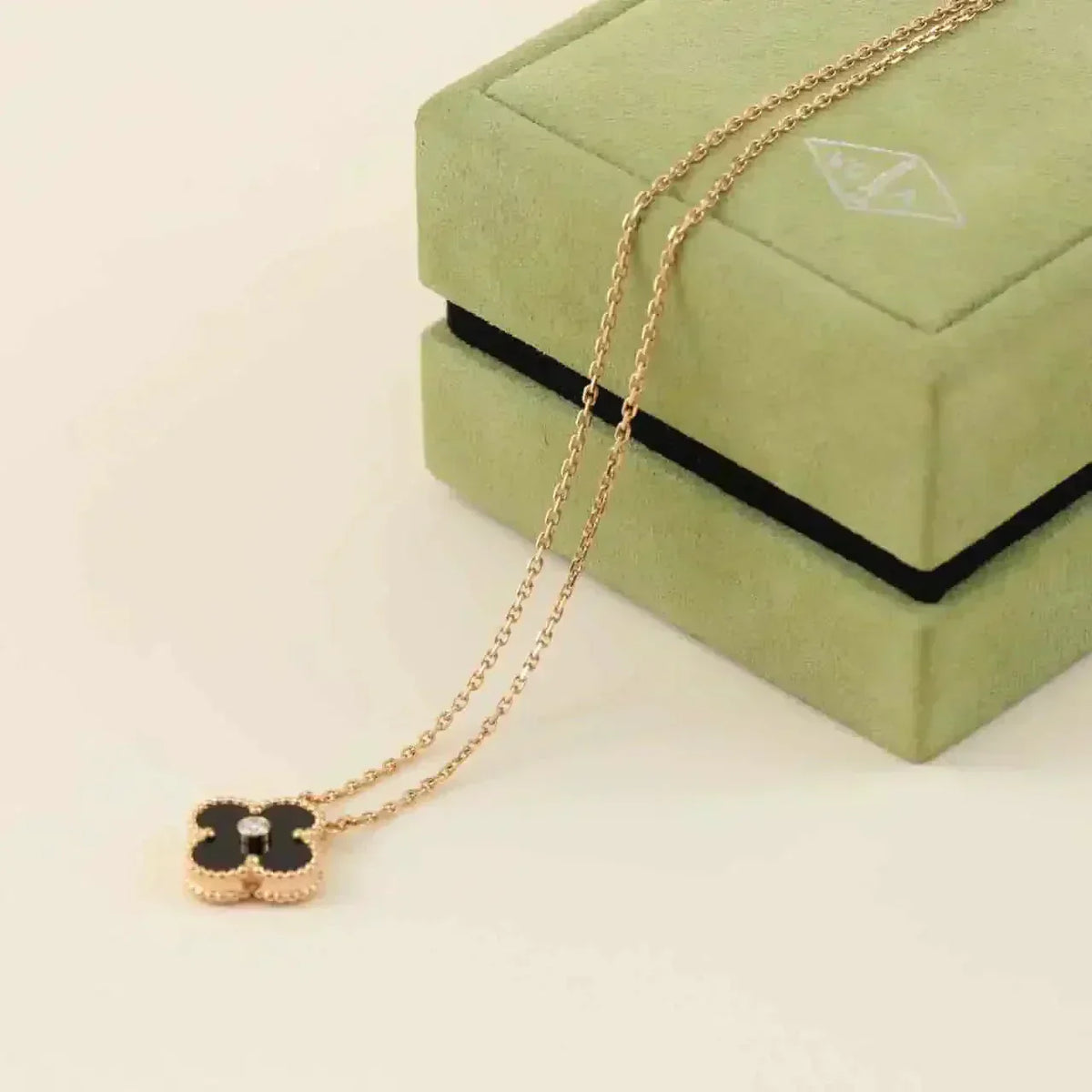 [Stars Jewelry]CLOVER 15MM DIAMOND ONYX NECKLACE