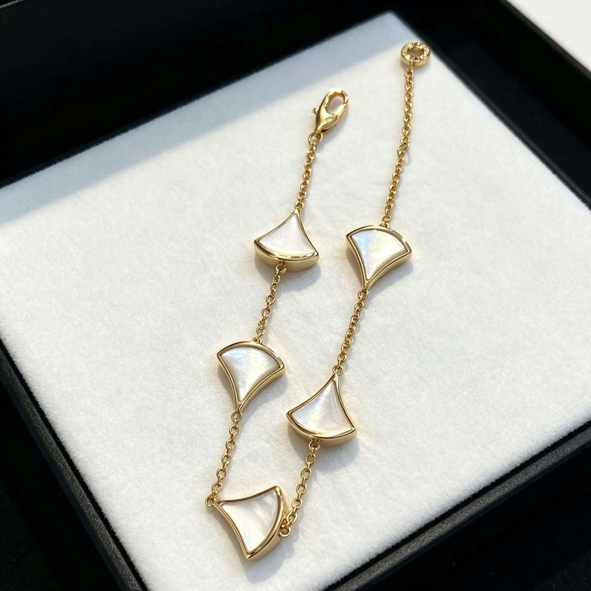 [Stars Jewelry]5-Motif White Mother-of-Pearl Bracelet
