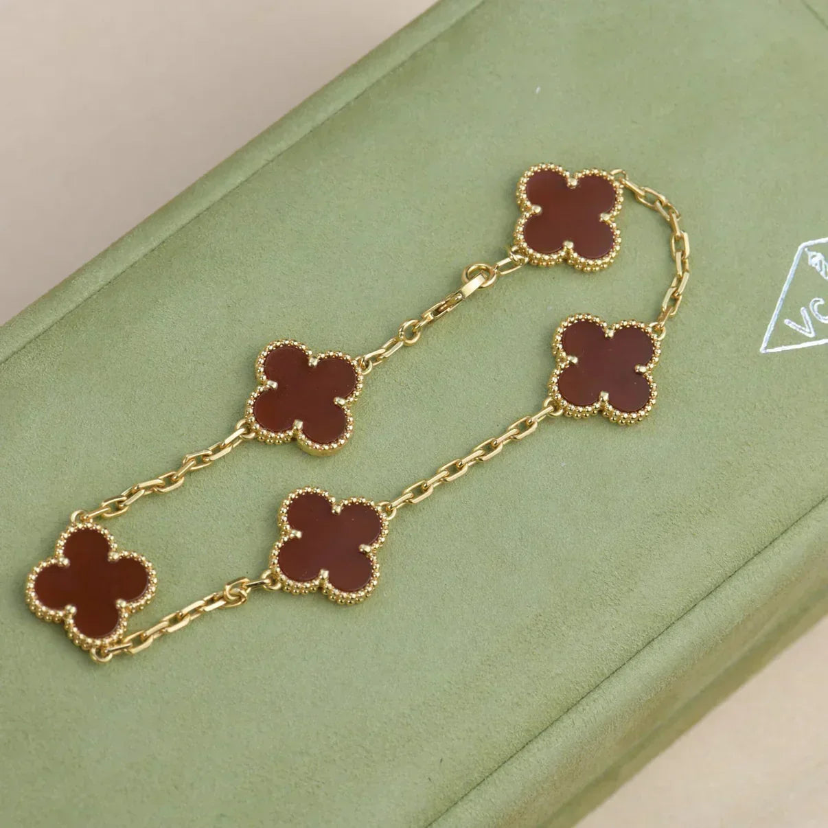 [Stars Jewelry] CLOVER 5 MOTIF RED CORNELIAN BRACELET COLLECTION
