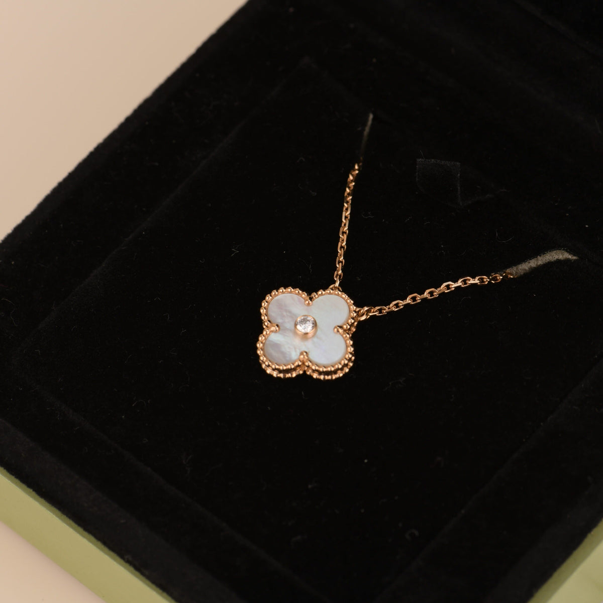 [Stars Jewelry]CLOVER 15MM DIAMOND WHITE FRITILLARIA NECKLACE