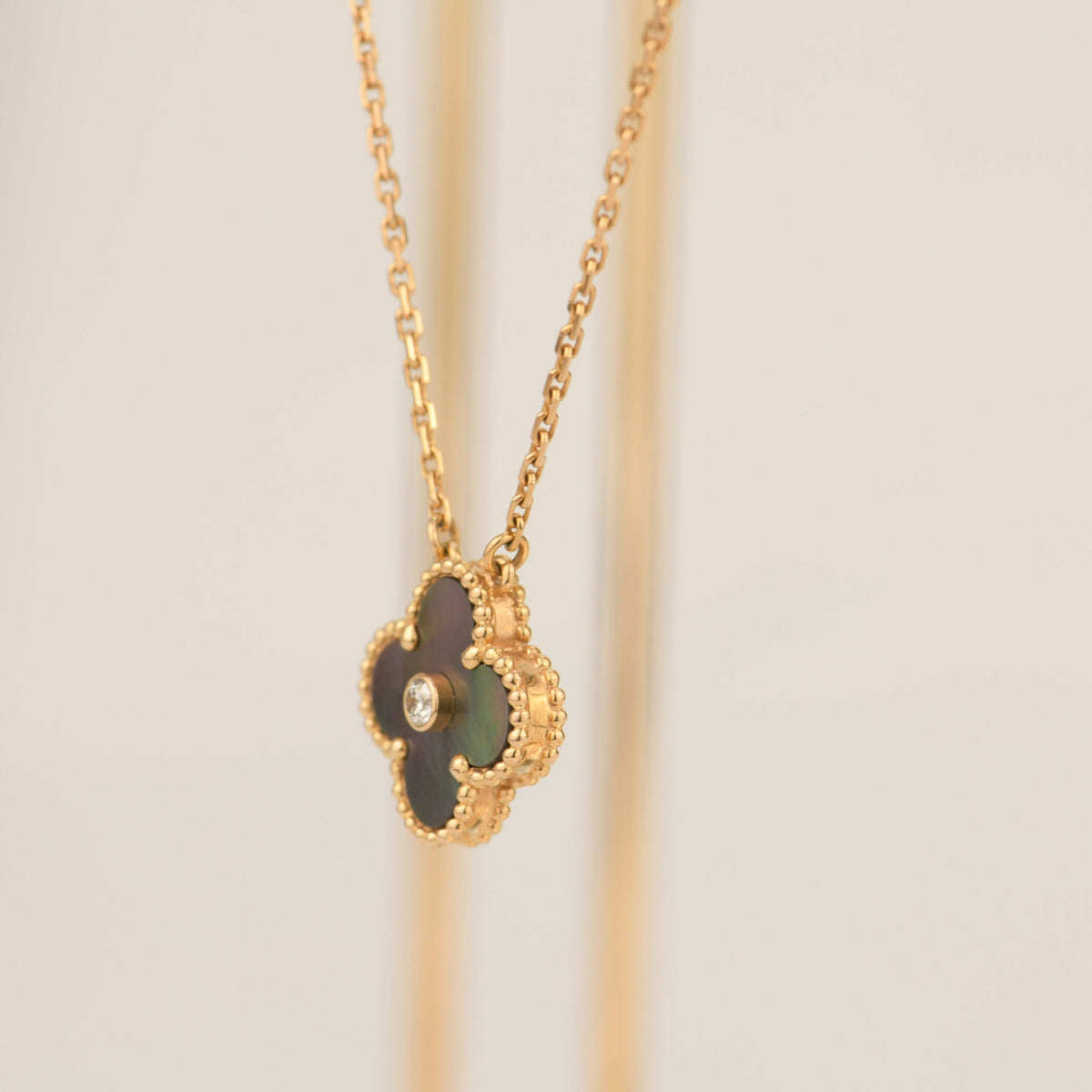 [Stars Jewelry]CLOVER 15MM DIAMOND AND MOTHER-OF-GREY NECKLACE