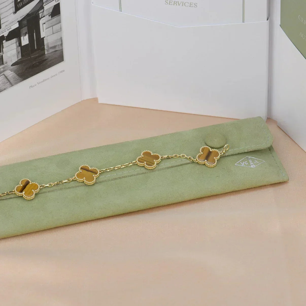 [Stars Jewelry] CLOVER 5 MOTIFS TIGER EYE BRACELET COLLECTION