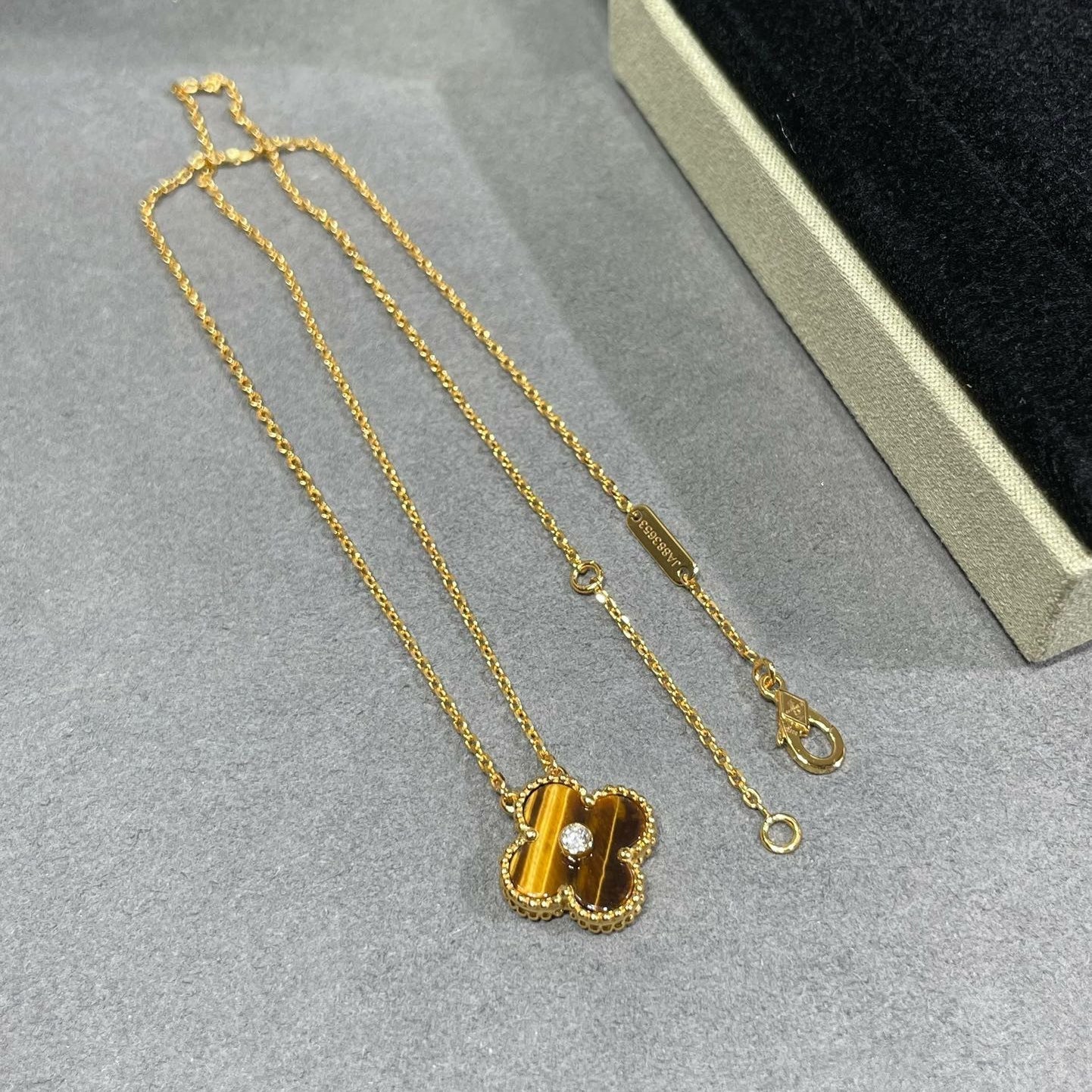 [Stars Jewelry]CLOVER 15MM DIAMOND AND YELLOW TIGER'S EYE AGATE necklace