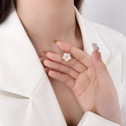 [Stars Jewelry]LUCKY  WHITE MOP  PLUM BLOSSOM NECKLACE