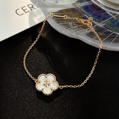 [Stars Jewelry]LUCKY WHITE MOP PLUM BLOSSOM  BRACELET