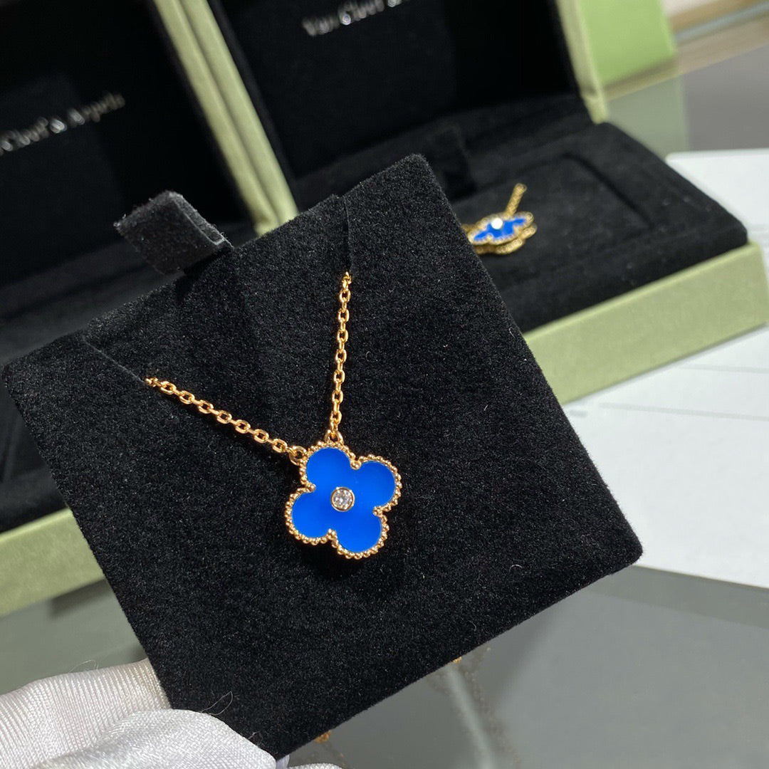 [Stars Jewelry]CLOVER 15MM DIAMOND AND BLUE AGATE NECKLACE