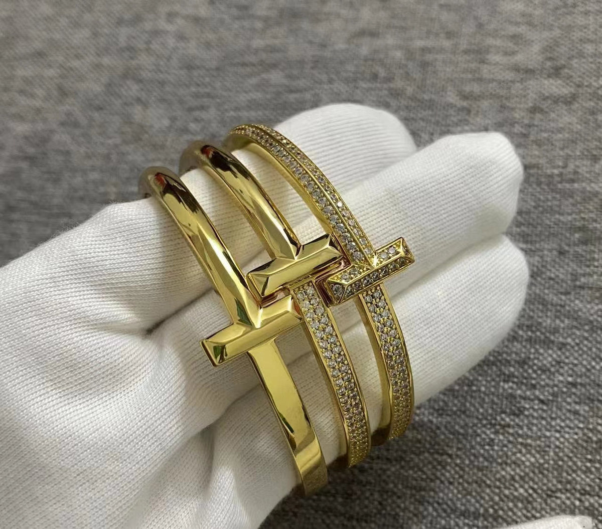 [Stellar jewels]T1 WIDE HINGED BANGLE BRACELET